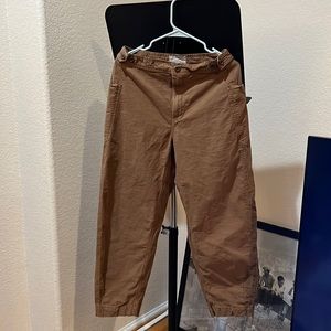 Everlane women’s size 8 pants with back pockets. Organic cotton and linen blend